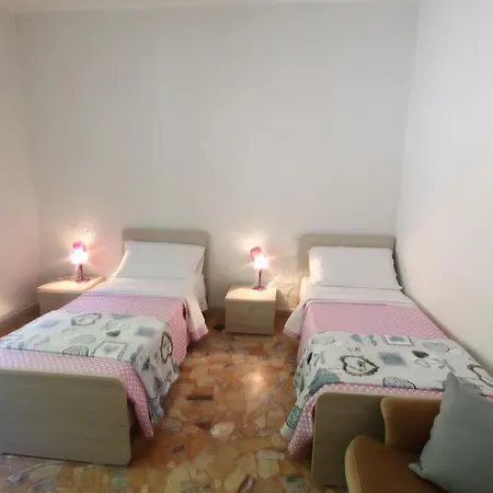 Sunny'S Apt