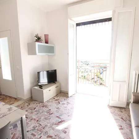 Sunny'S Apt Apartment